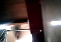 دی سوراخ تراشیده شده خود را در یک رابطه جنسی خشن در بهترین فیلم سکسی جهان خارج از منزل میله بزرگ را بلعیده است
